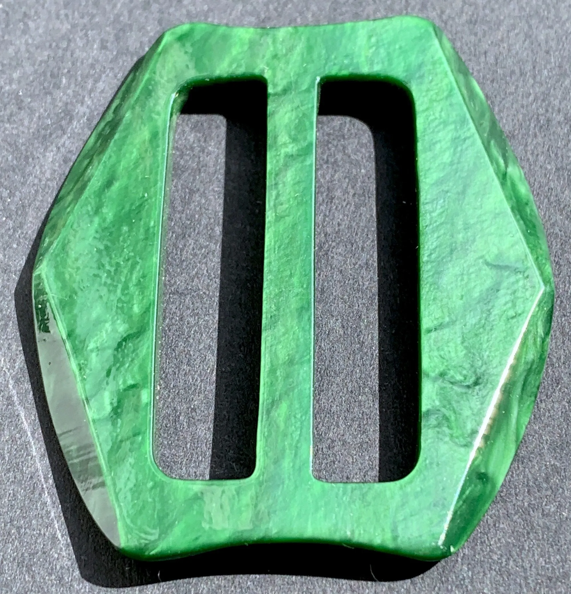 Shiny Marbled Green 1940s Curved and Straight Lines 5cm Buckle